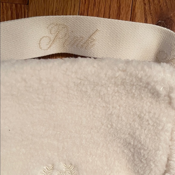 PINK Victoria's Secret Cream Sherpa Fanny Pack - Picture 3 of 8